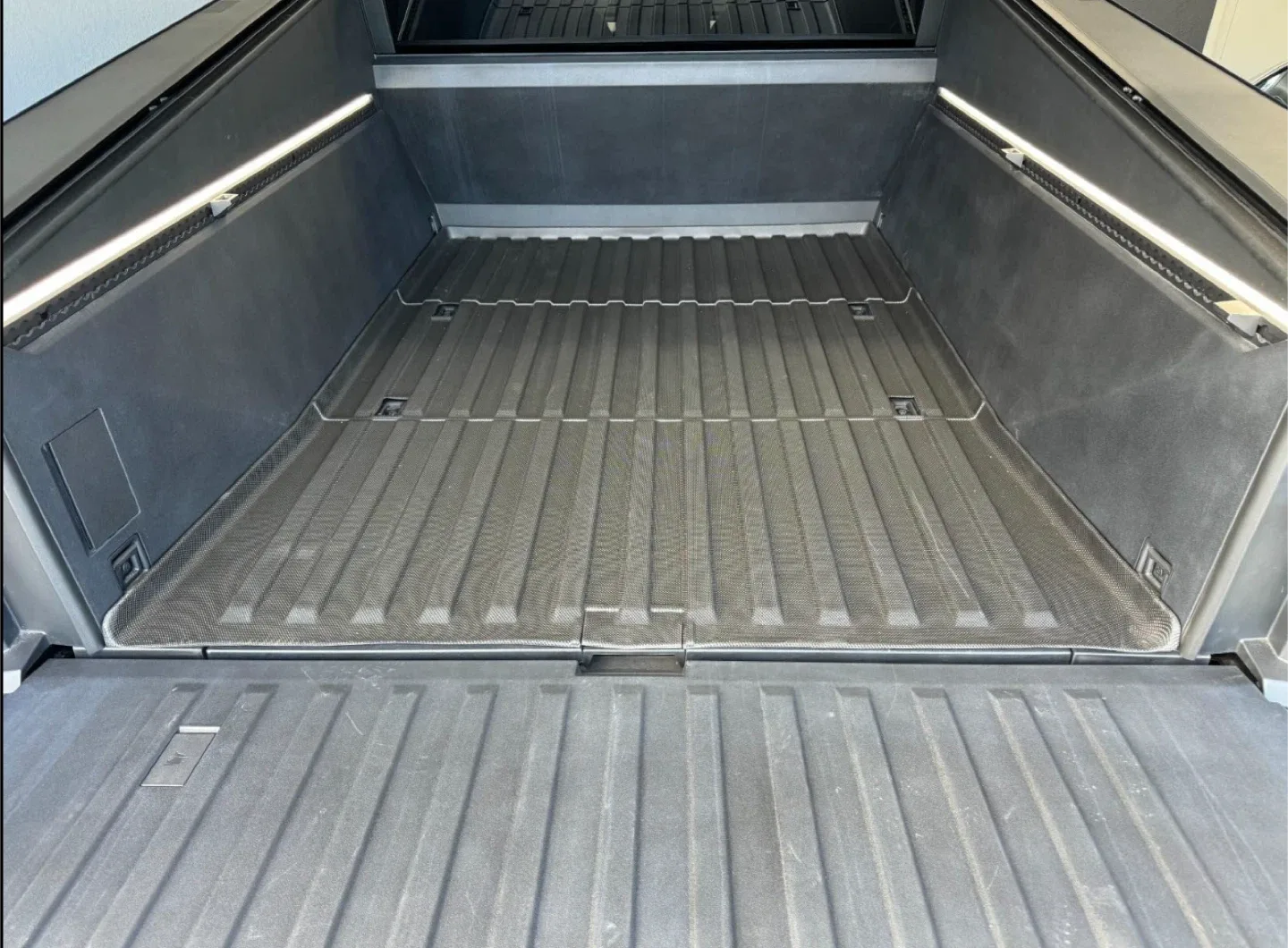 NEW 2023-2025 Tesla Cybertruck Cargo Liner image indicator(8)