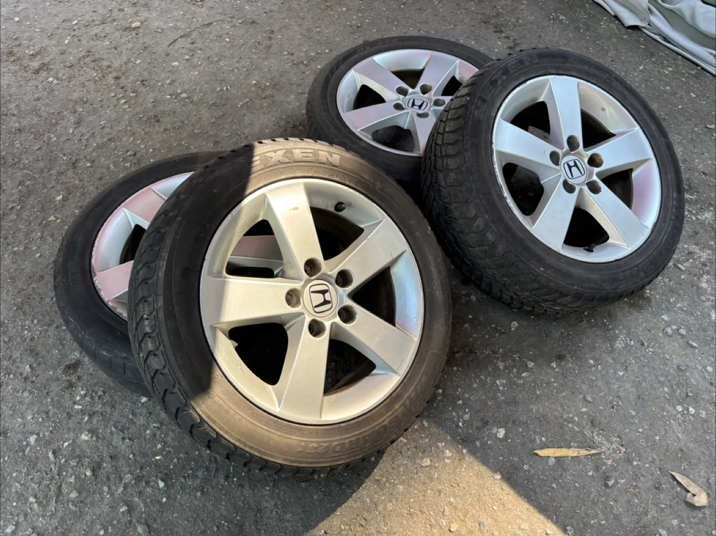 Honda Rims & Tires - Set of 4 image indicator(2)