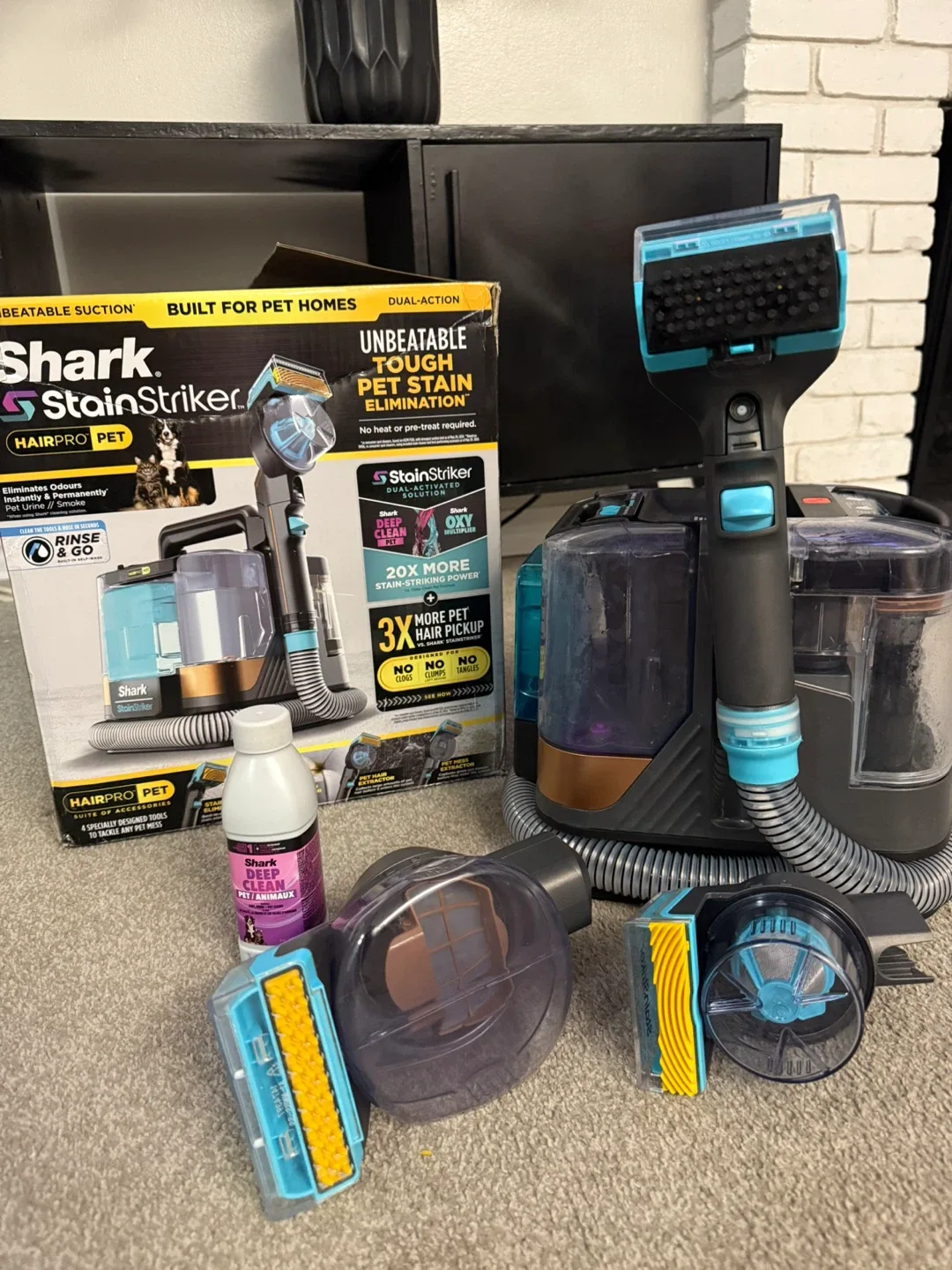 POWERFUL Shark StainStriker Upholstery Cleaner image indicator(5)