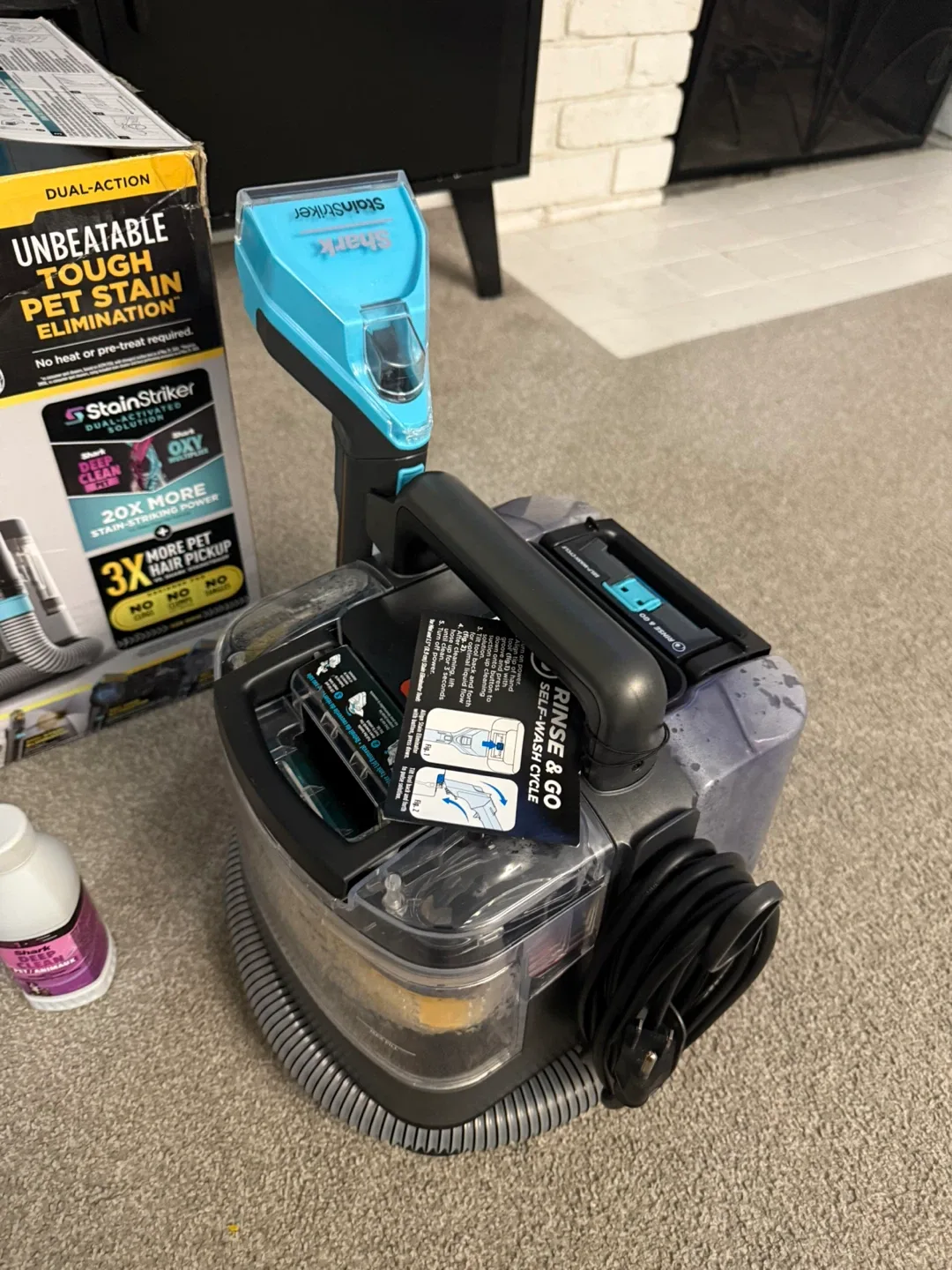 POWERFUL Shark StainStriker Upholstery Cleaner image indicator(3)