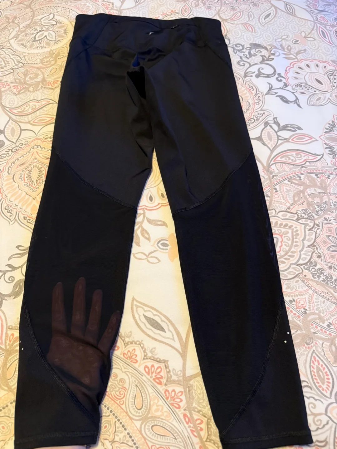 Women Old Navy compression Active Black Leggings🥕 image indicator(4)