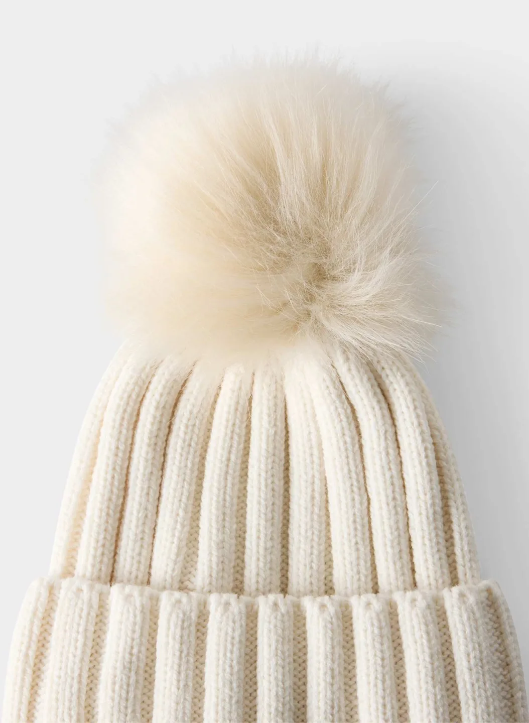Aritzia Sunday Best Real Faux Fur Pom Cuffed Beanie | Black image indicator(3)