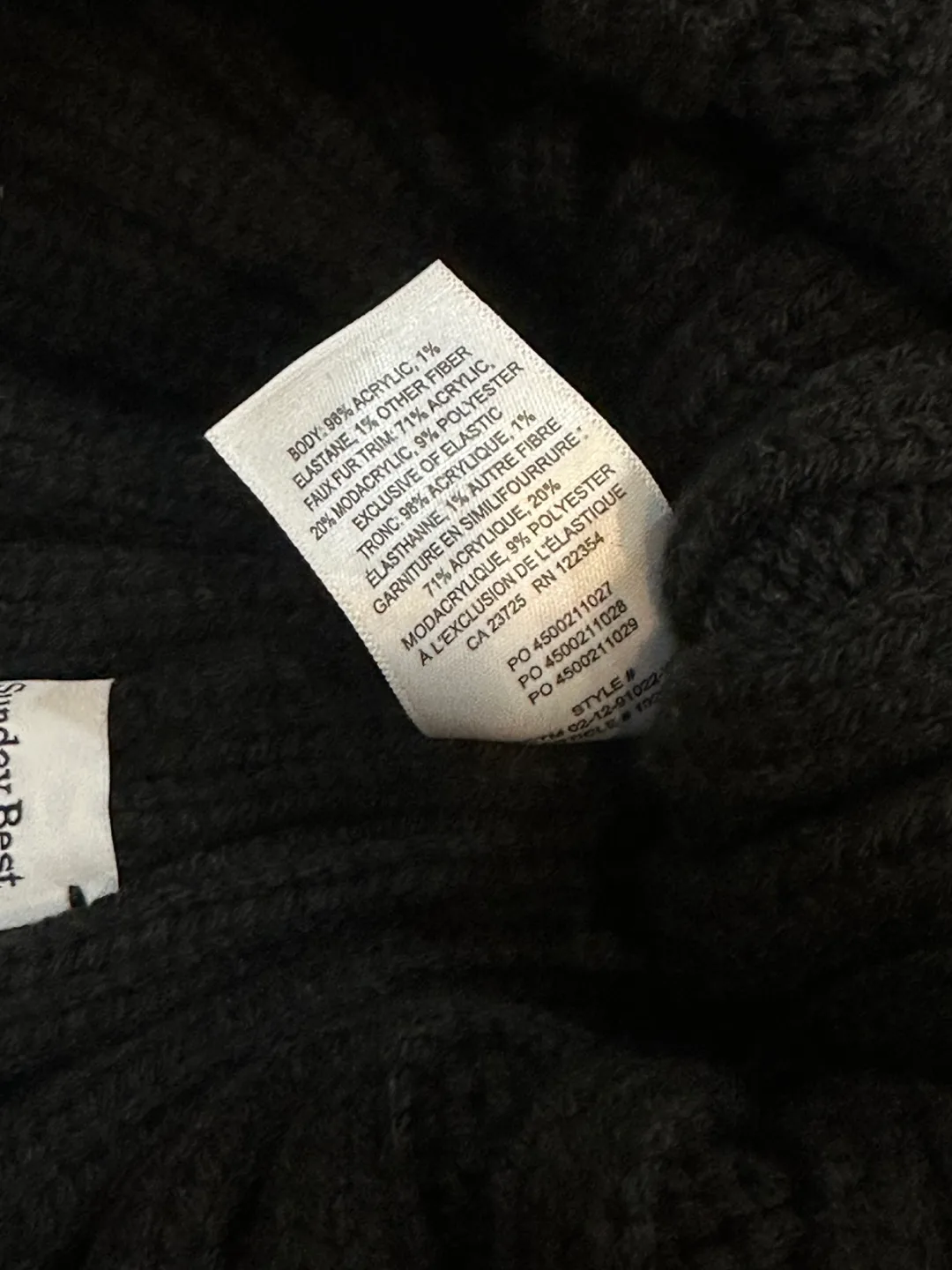 Aritzia Sunday Best Real Faux Fur Pom Cuffed Beanie | Black image indicator(7)