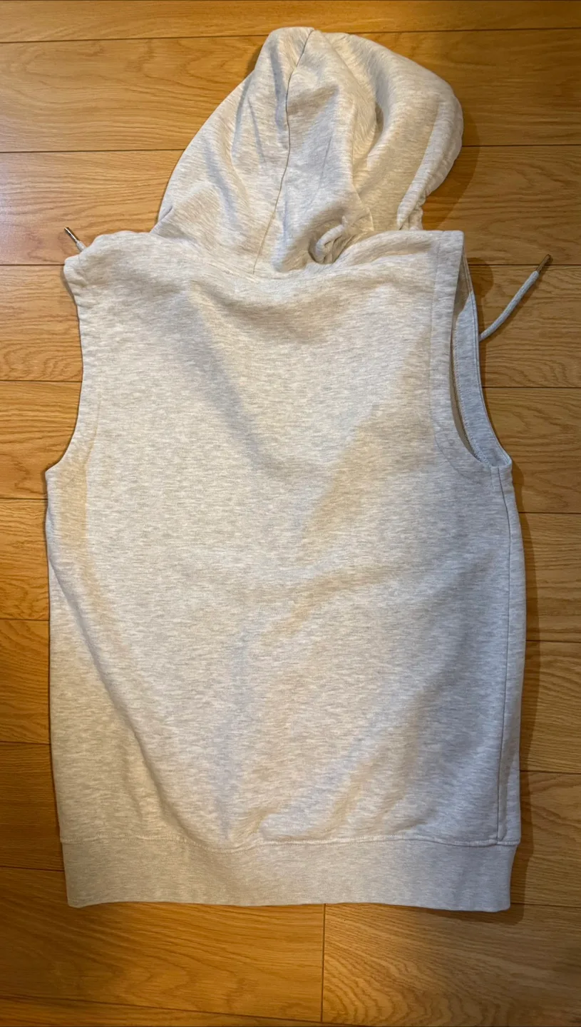 Mens/youth bundle of 6 items. $35 for all 🥕 image indicator(7)