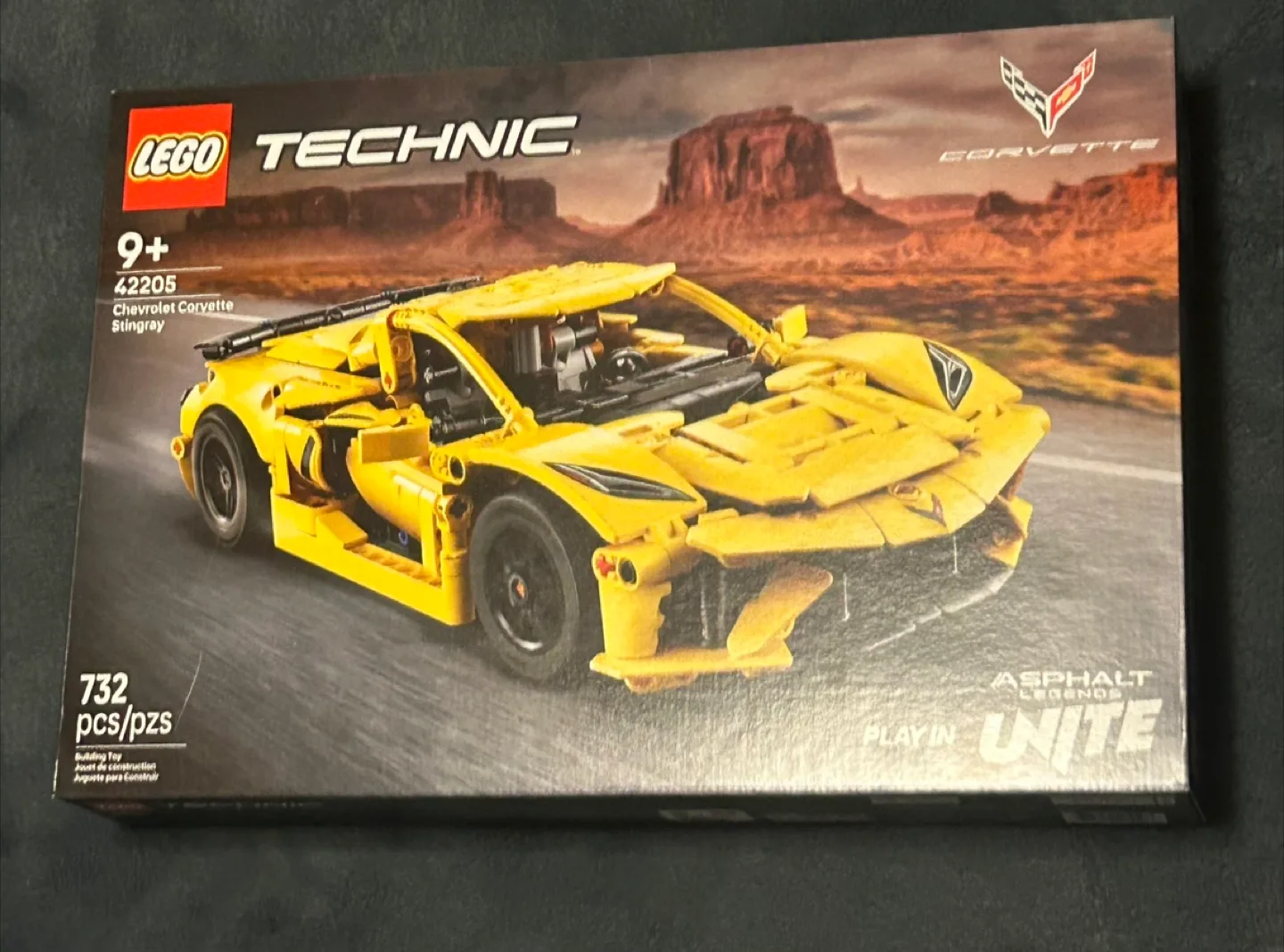 LEGO Technic Chevrolet Corvette Stingray 42205 thumbnail
