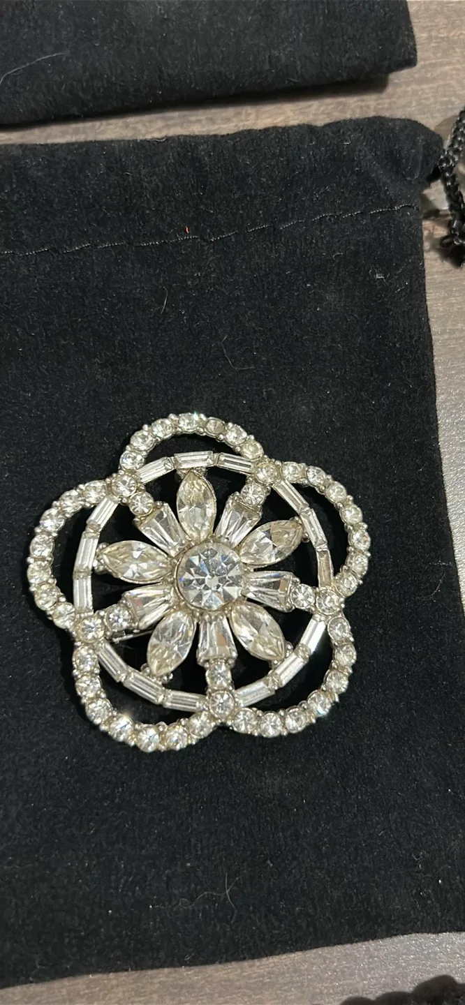 Vintage Rhinestone Flower Brooch thumbnail