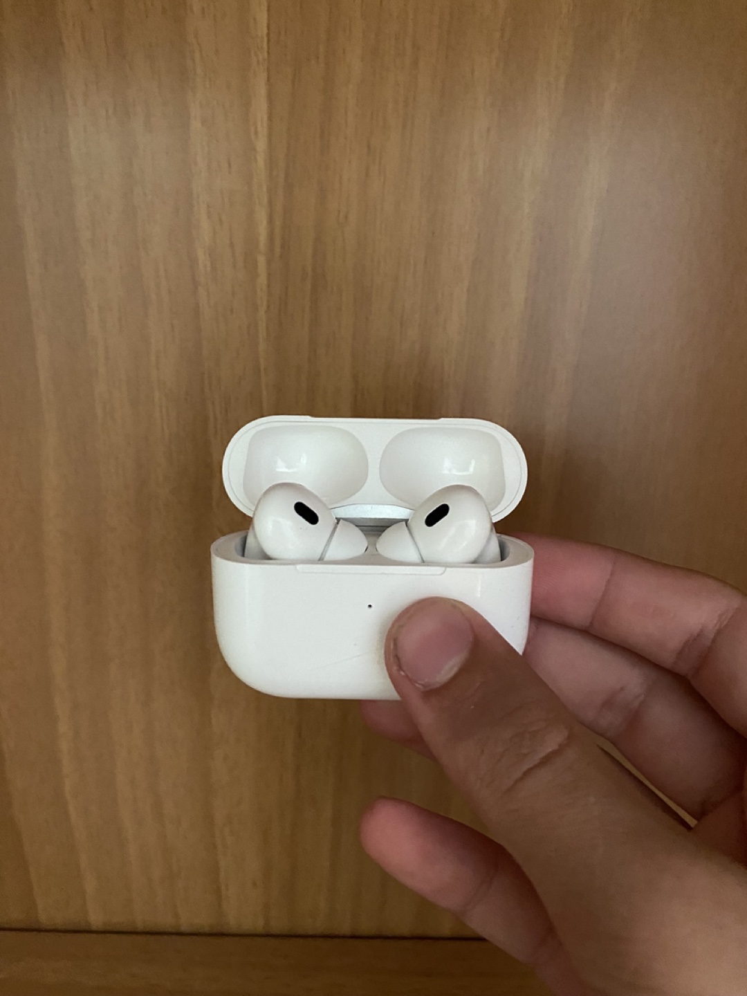 Apple AirPods Pro 2nd Generation - Like New! - photo 3