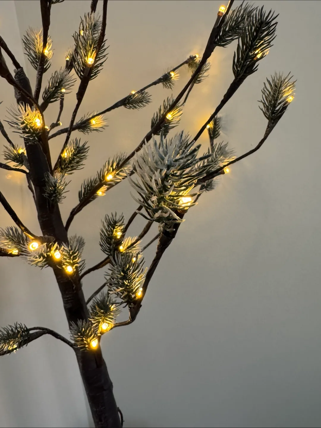 Decorative LED Tree 🥕 image indicator(6)