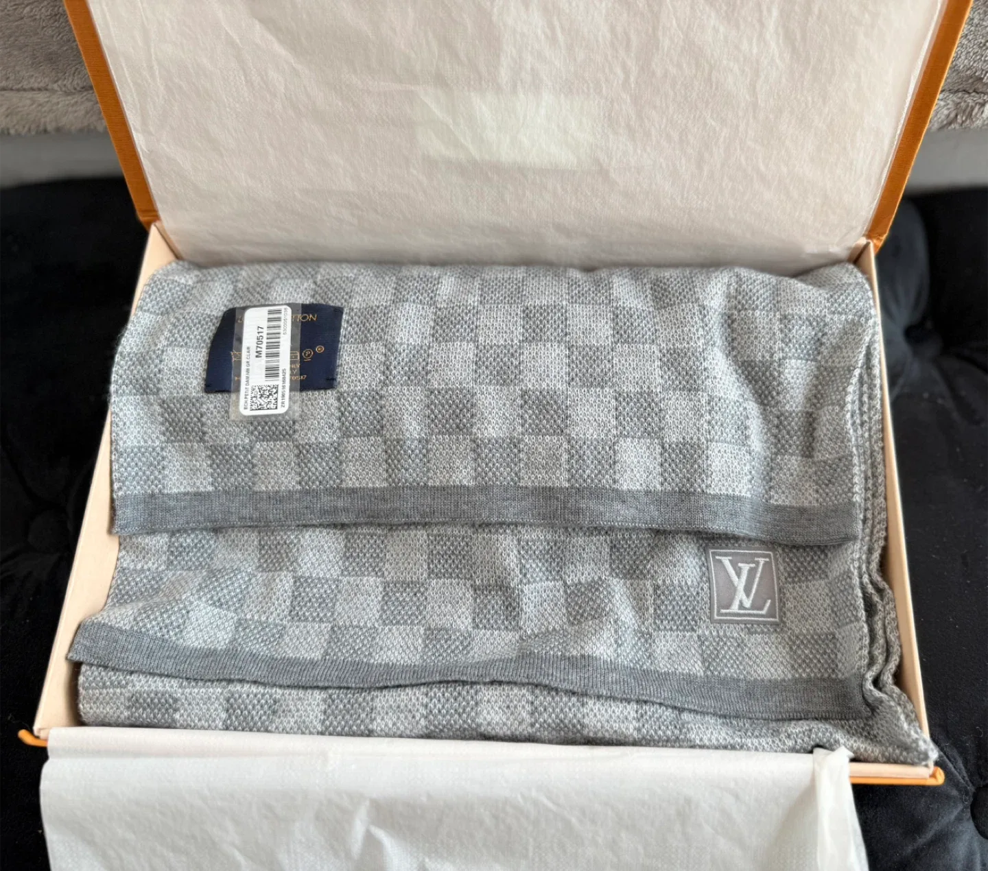 New Louis Vuitton NEOPTI M7051Wool Scarf Gray. Authentic. thumbnail