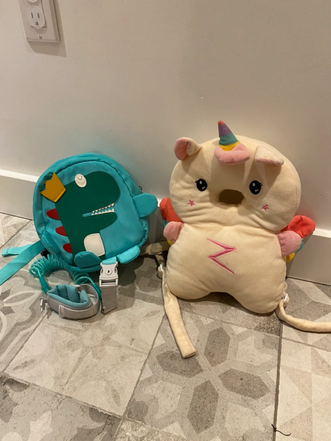 Dino Backpack with Leash & Unicorn Head Protector