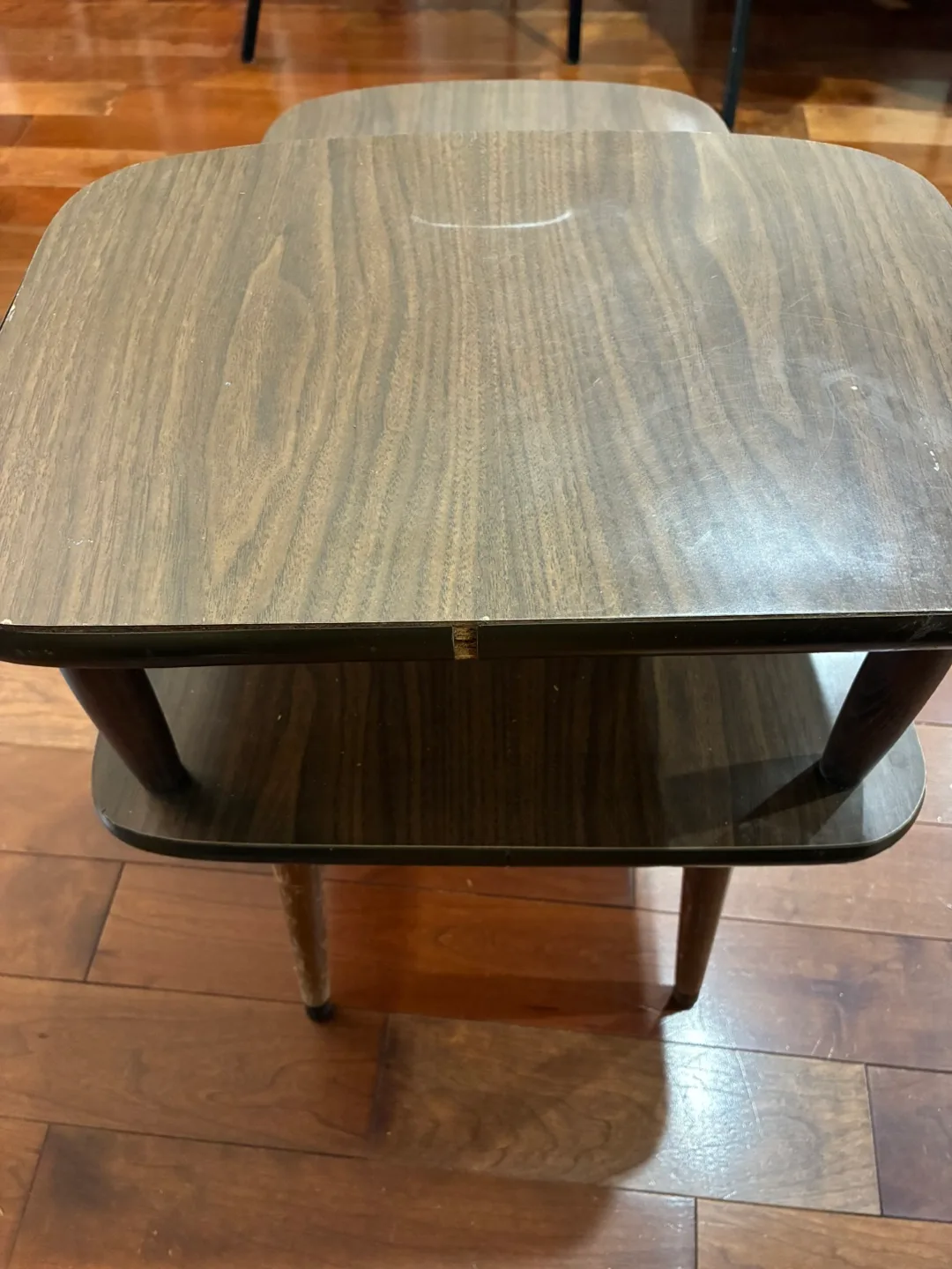 🥕 Vintage Two-Tier Side Table image indicator(4)