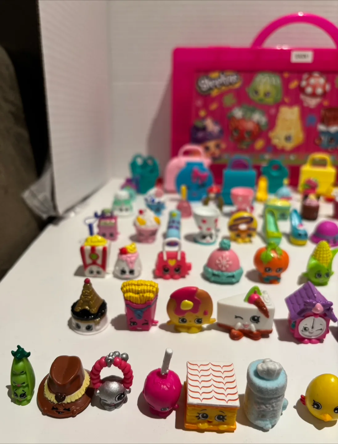 Shopkins Season 1 Lot 90+ Pcs.with Carry Case image indicator(6)