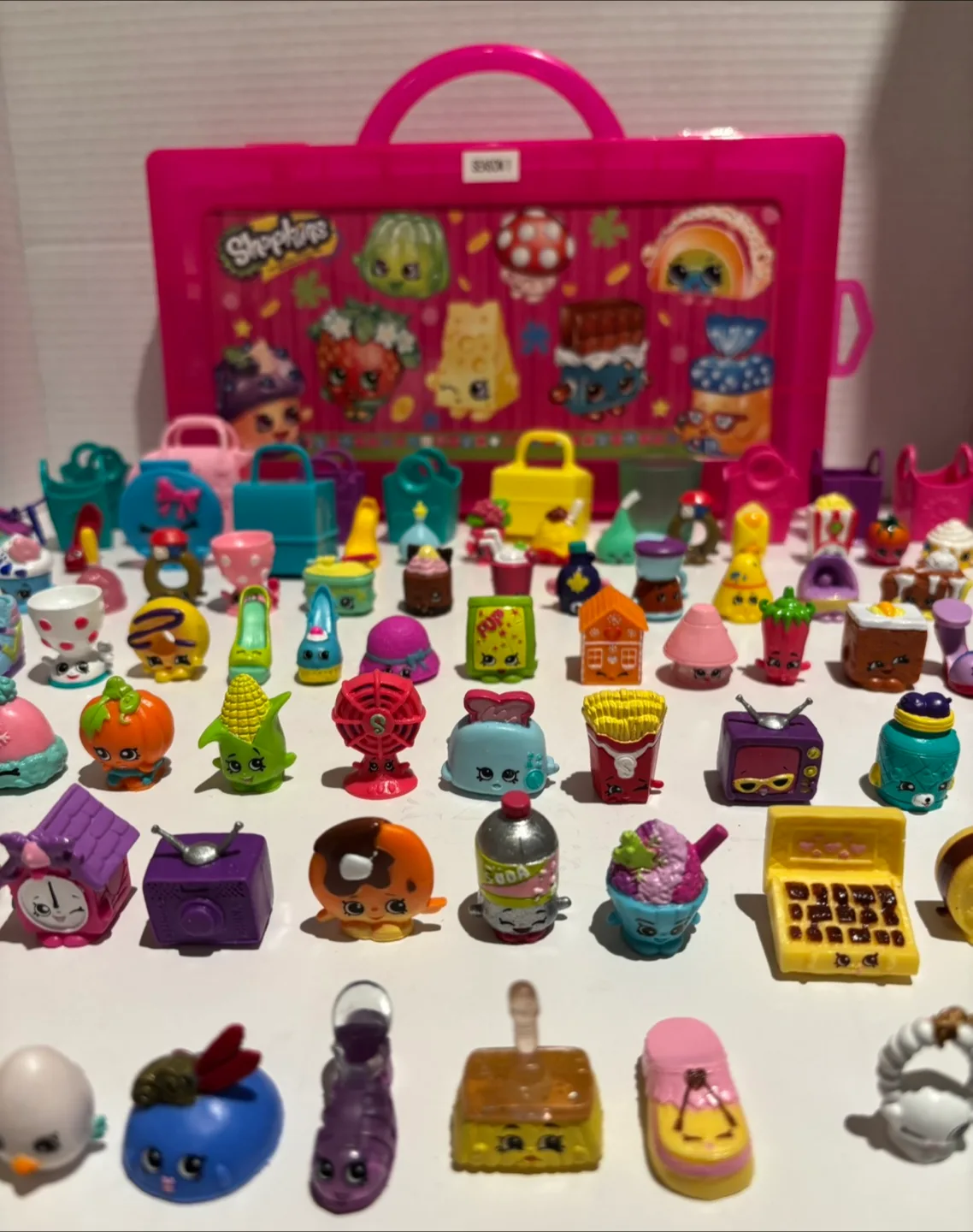 Shopkins Season 1 Lot 90+ Pcs.with Carry Case image indicator(4)