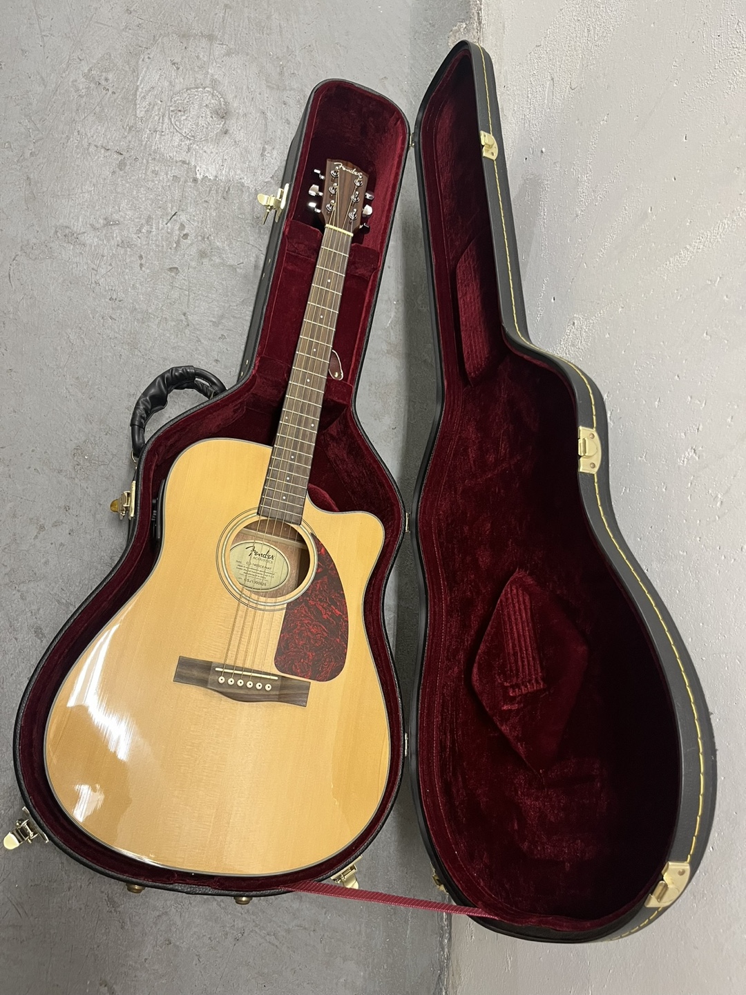 Fender CD-140SCE/NAT Acoustic-Electric Guitar w/ Case