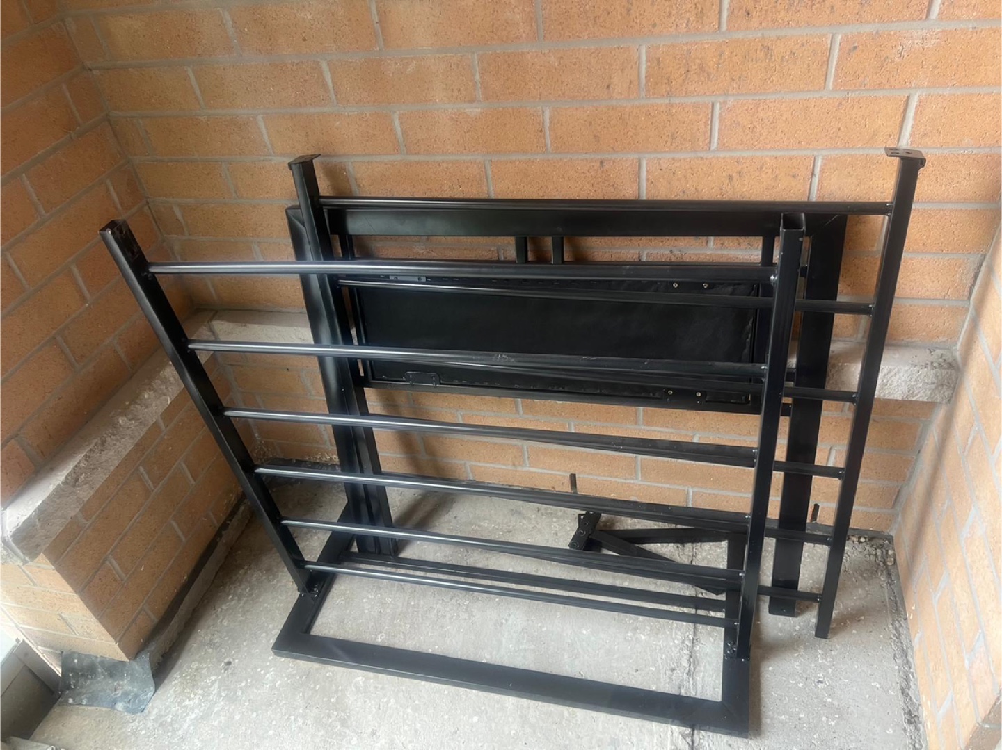 🥕 Twin Size Metal Bed Frame with head board