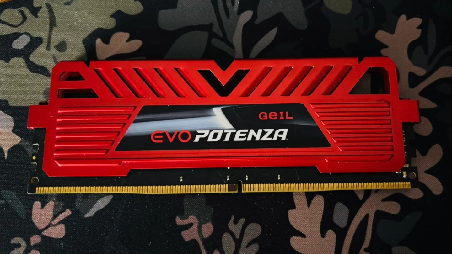 GEIL EVO POTENZA 8GB PC4-17000 RAM thumbnail