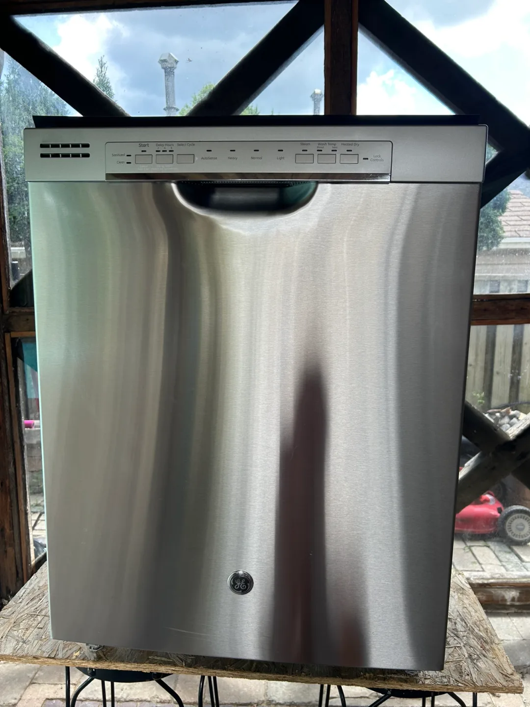 GE Stainless Steel Dishwasher thumbnail