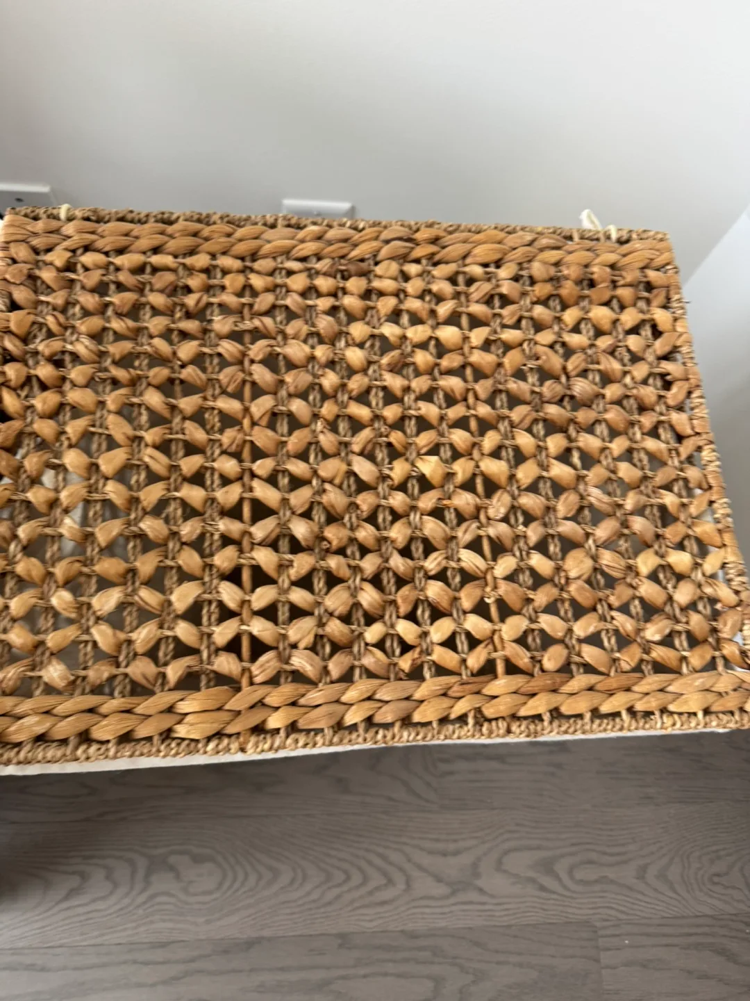Woven Hamper with Lid image indicator(2)