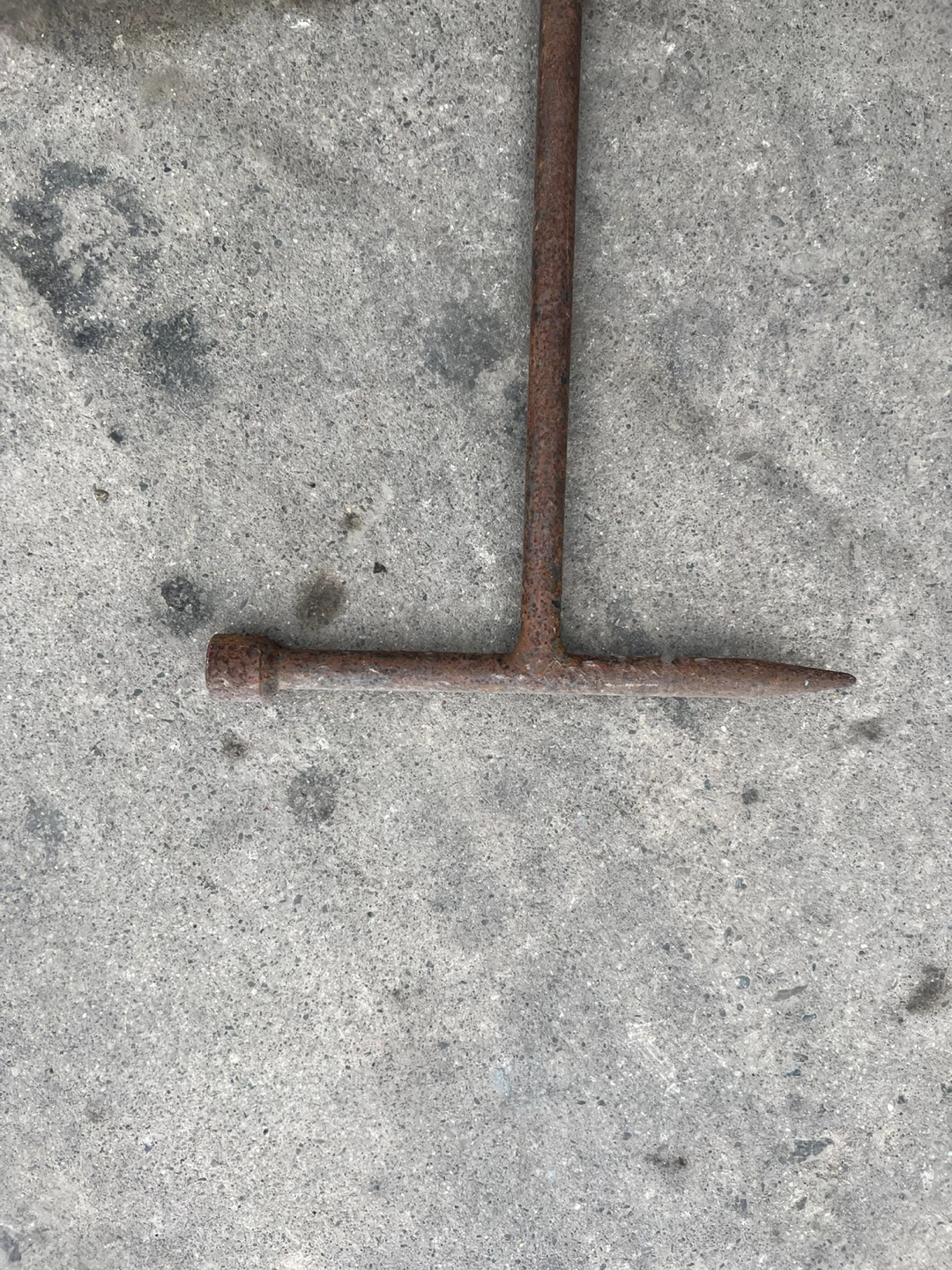 Water service key.  Metal T-Bar Tool - photo 2