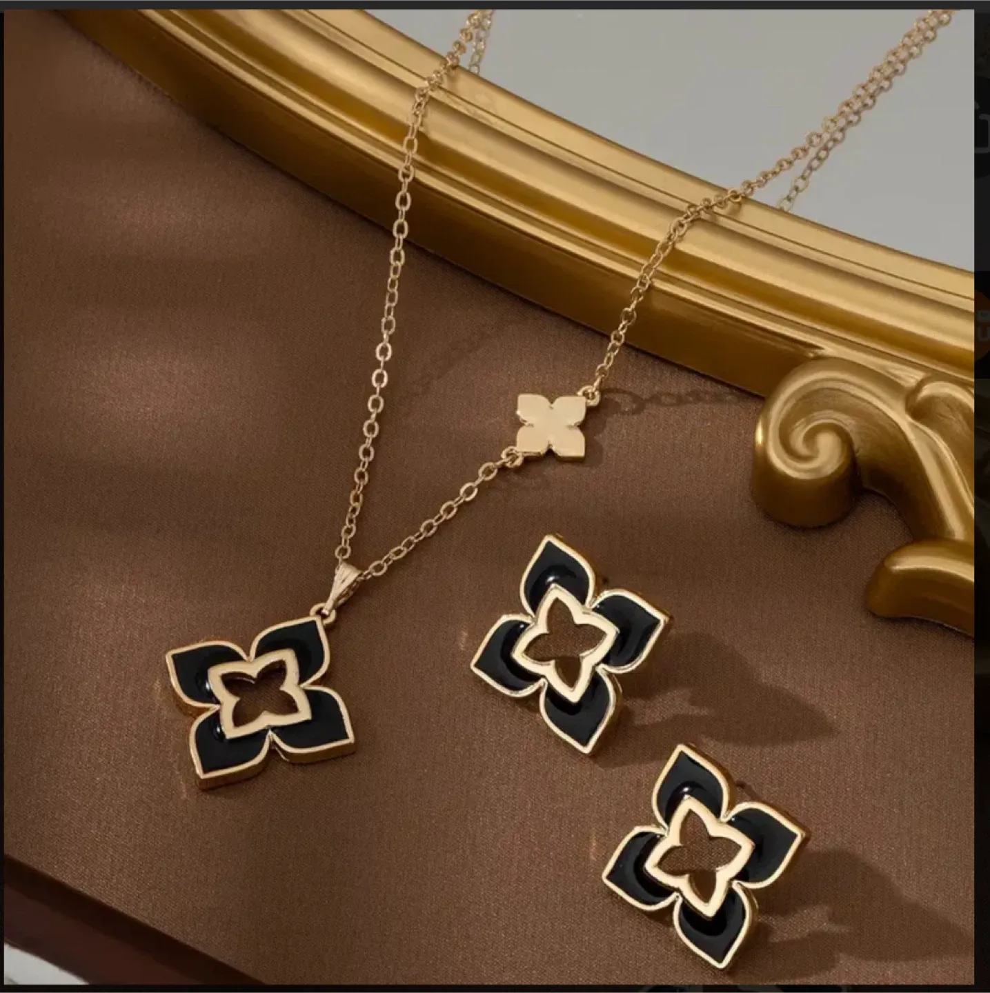 New Clover Necklace & Earring Set thumbnail