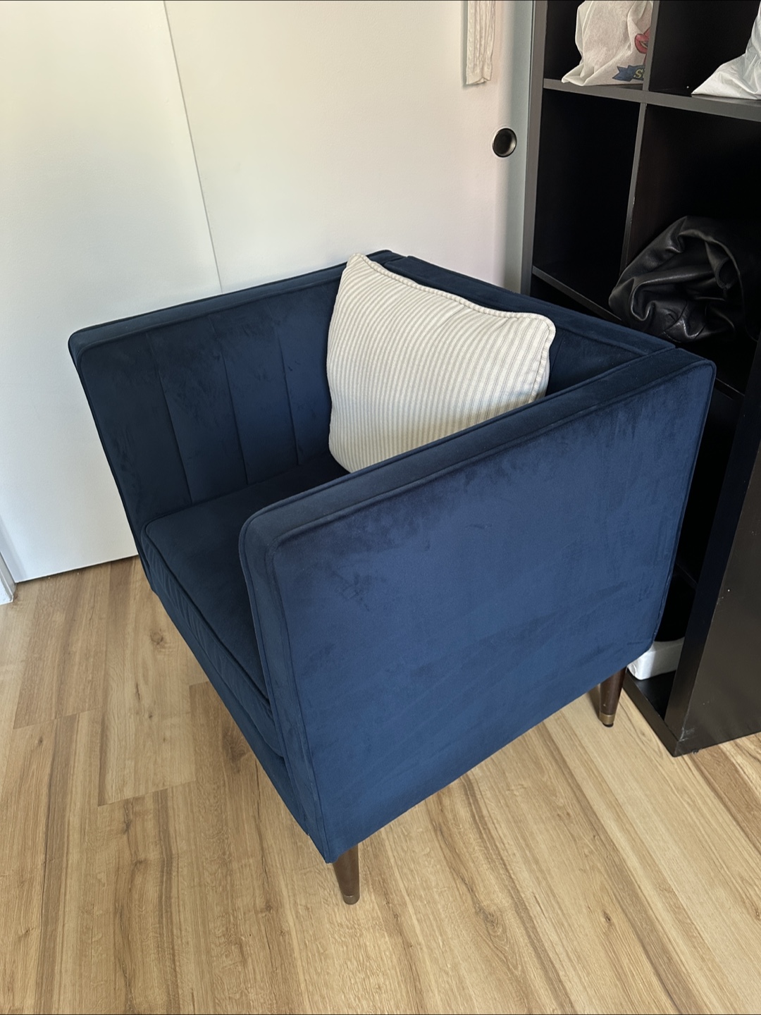Blue Velvet Accent Chair - photo 4