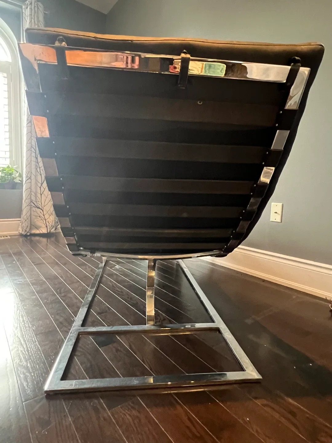 Black Leather Chaise Lounge Chair image indicator(4)