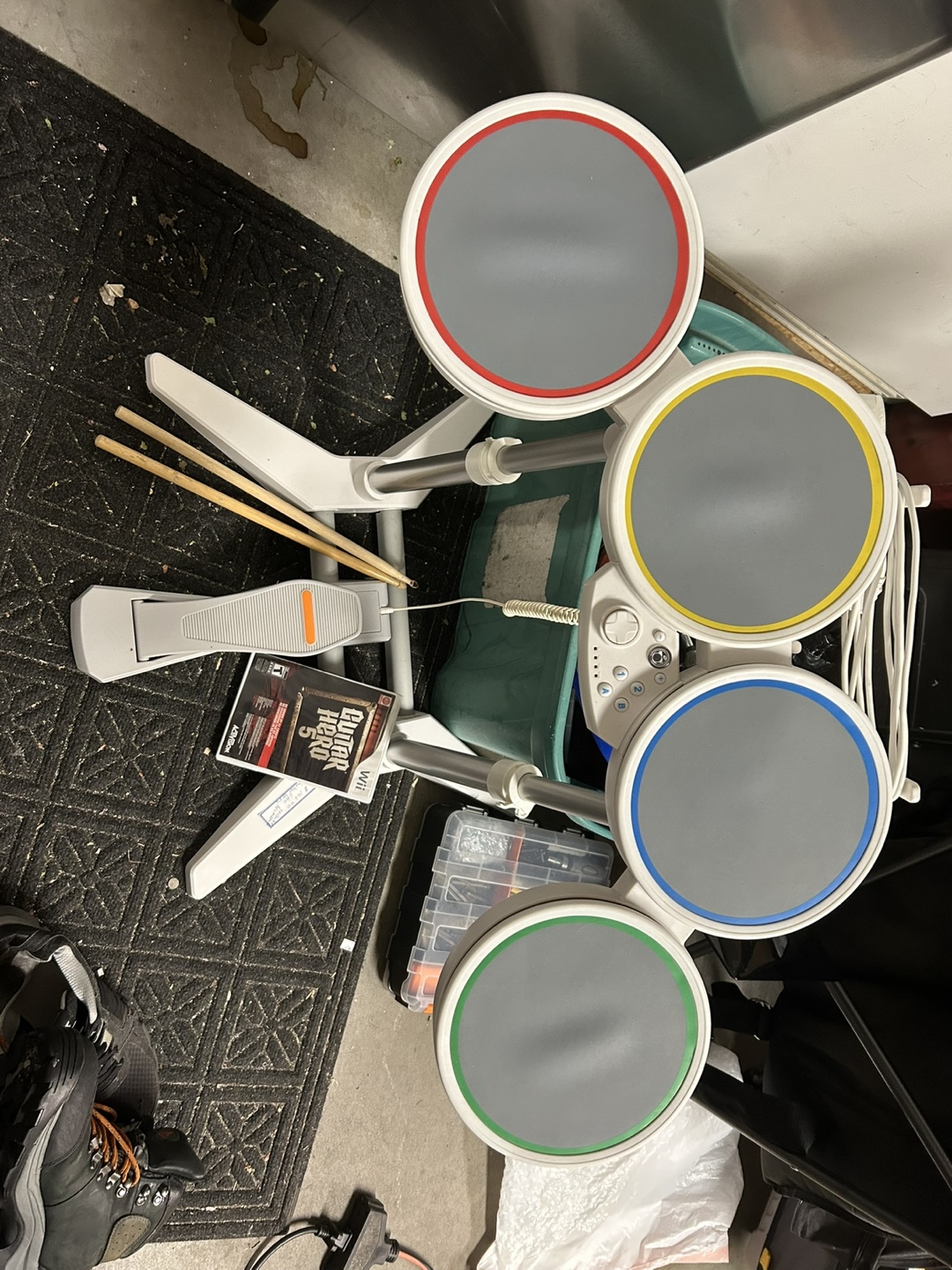 🥕Guitar Hero 5 Drum Set for Wii with Pedal & Guitar Hero 5