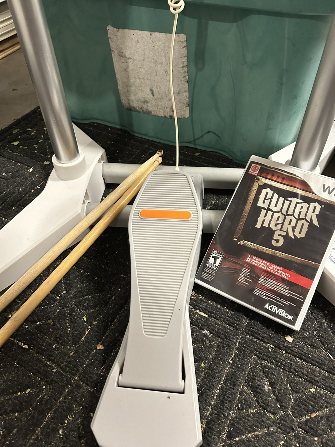 🥕Guitar Hero 5 Drum Set for Wii with Pedal & Guitar Hero 5 - photo 5