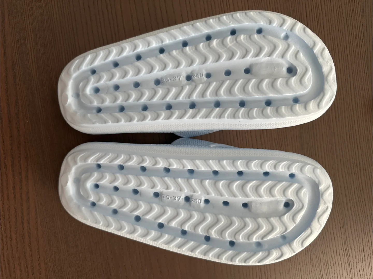 Cloud Slides - Size 7 - Light Blue image indicator(3)