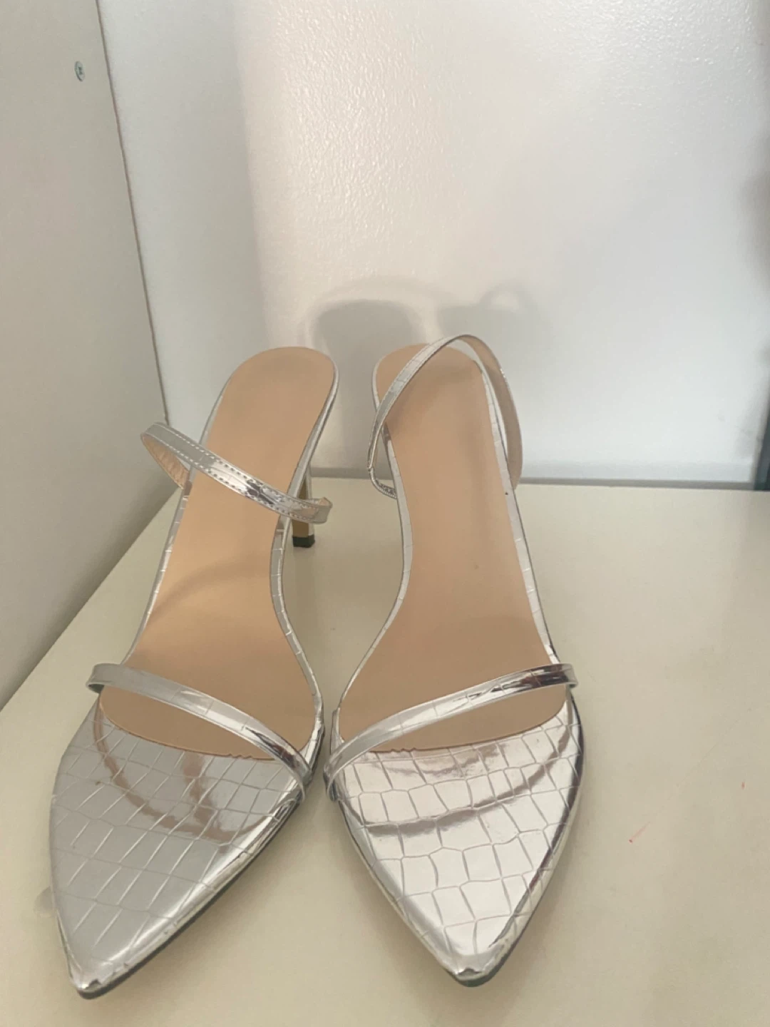 Silver Heels - photo 2