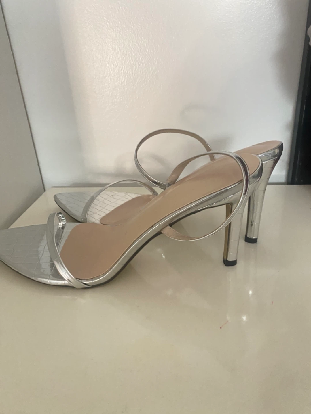 Silver Heels - photo 3
