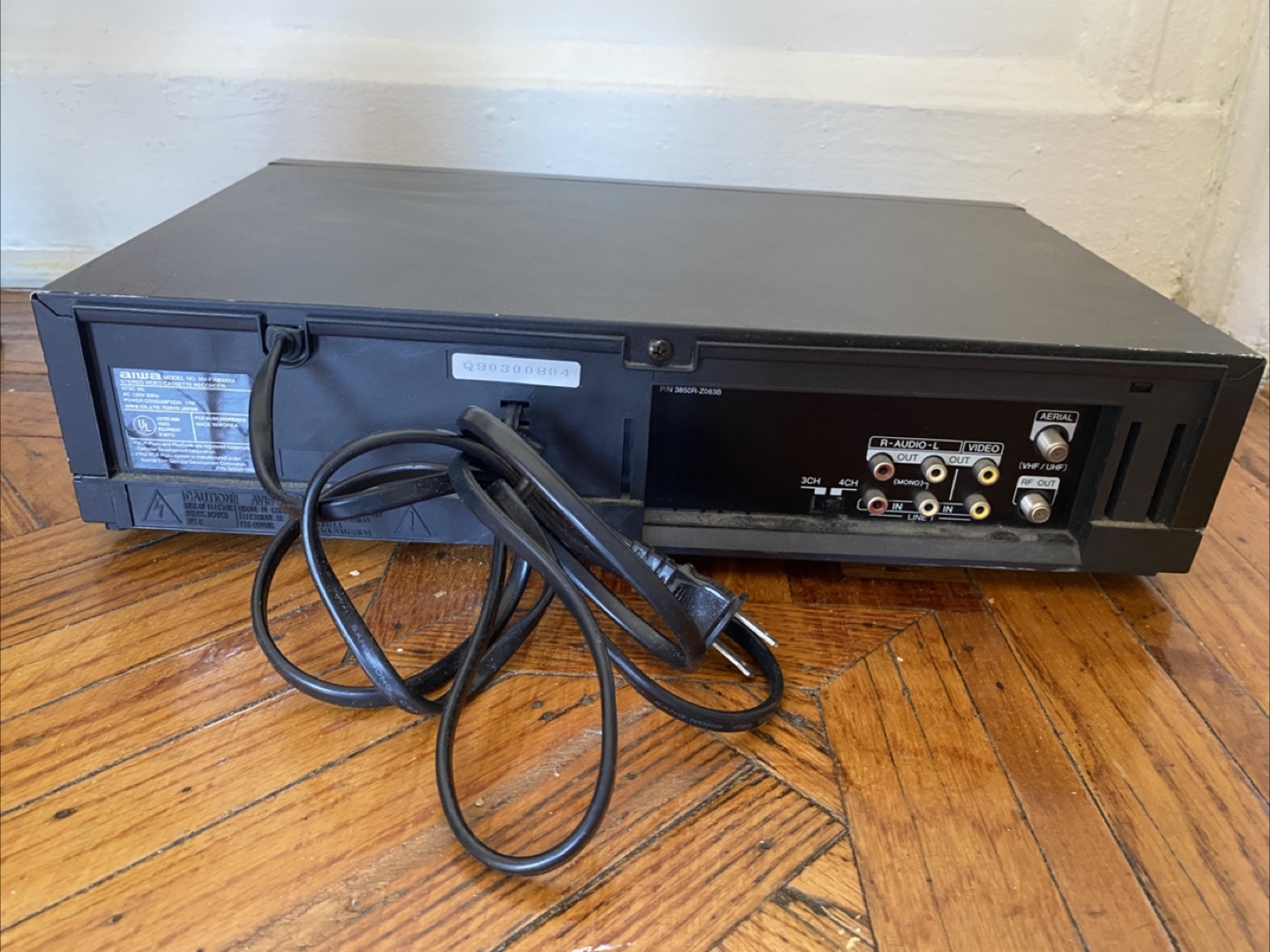 Aiwa FX8000 Hi-Fi Stereo VCR - photo 2