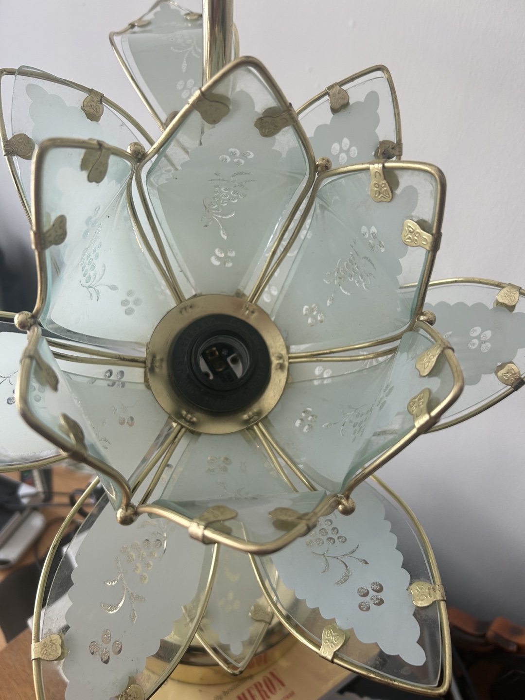 Antique Lotus Lamp - photo 3
