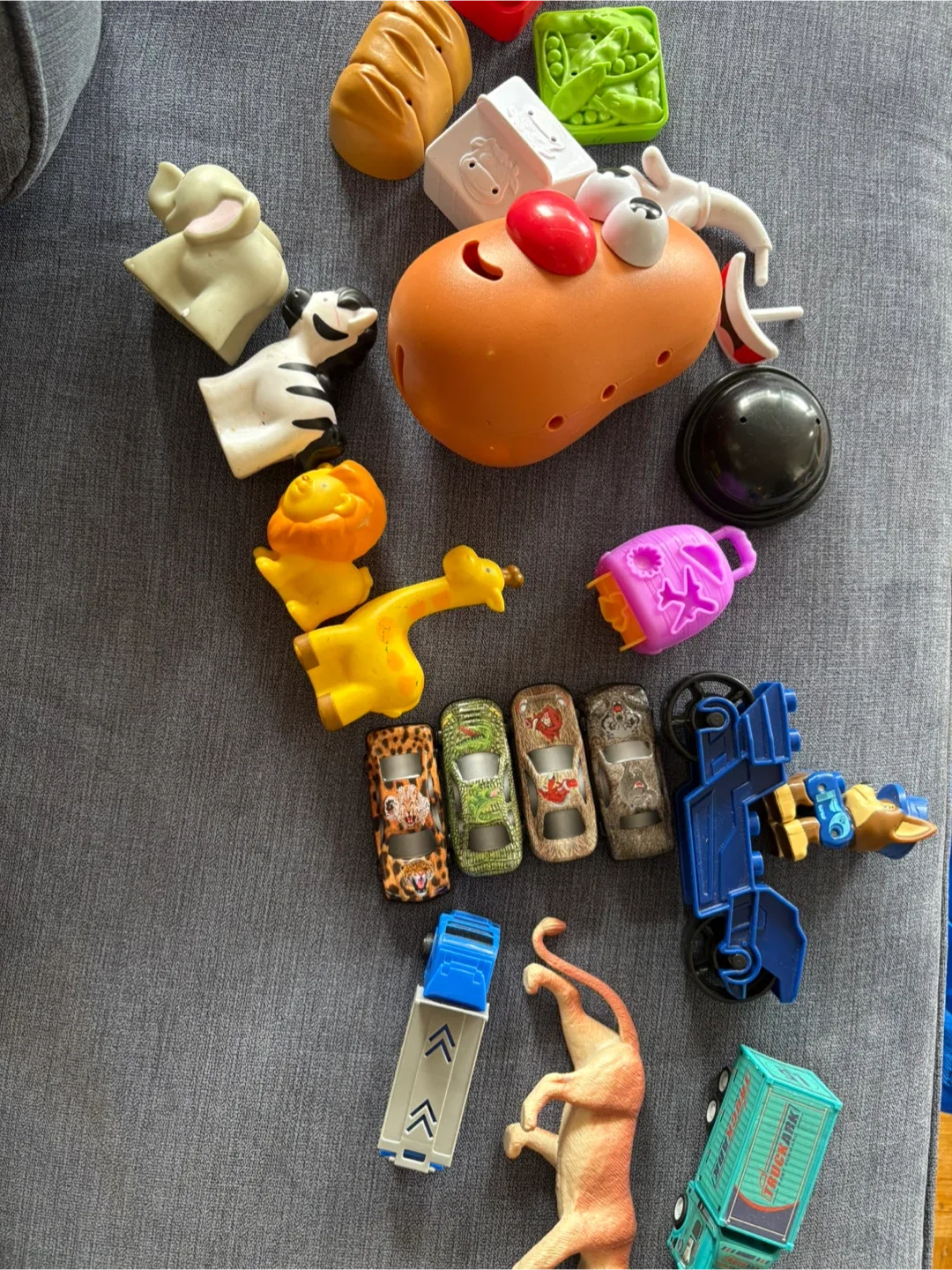 🥕🥕🥕Mixed Lot of Toys thumbnail