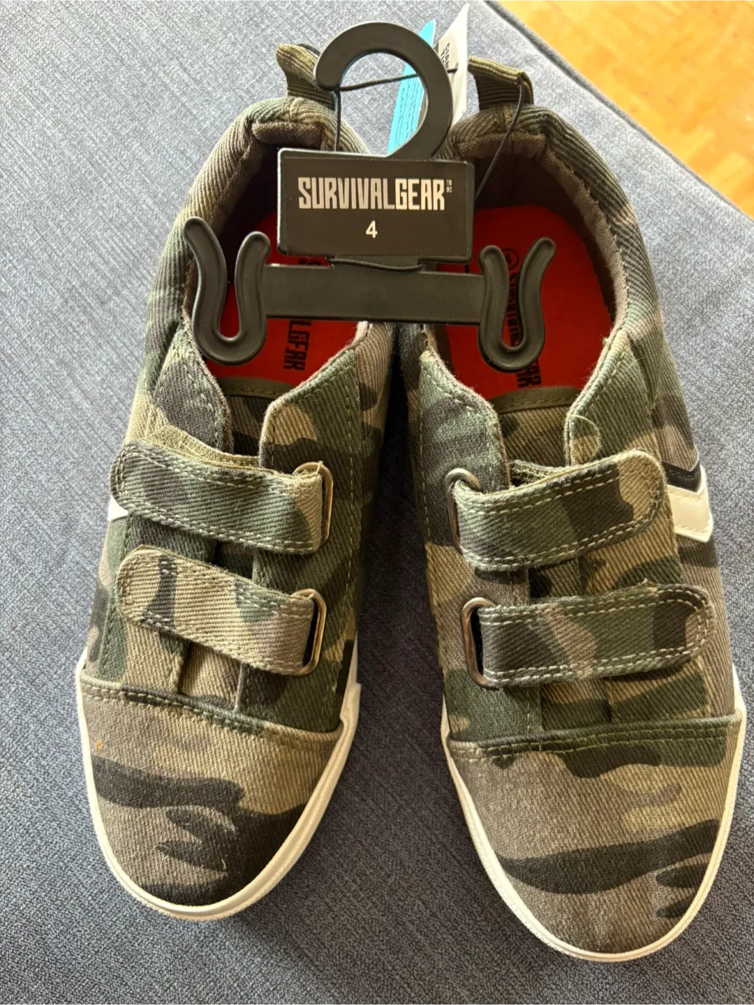 🥕🥕🥕Survival Gear Camo Sneakers - Size 4 - New thumbnail