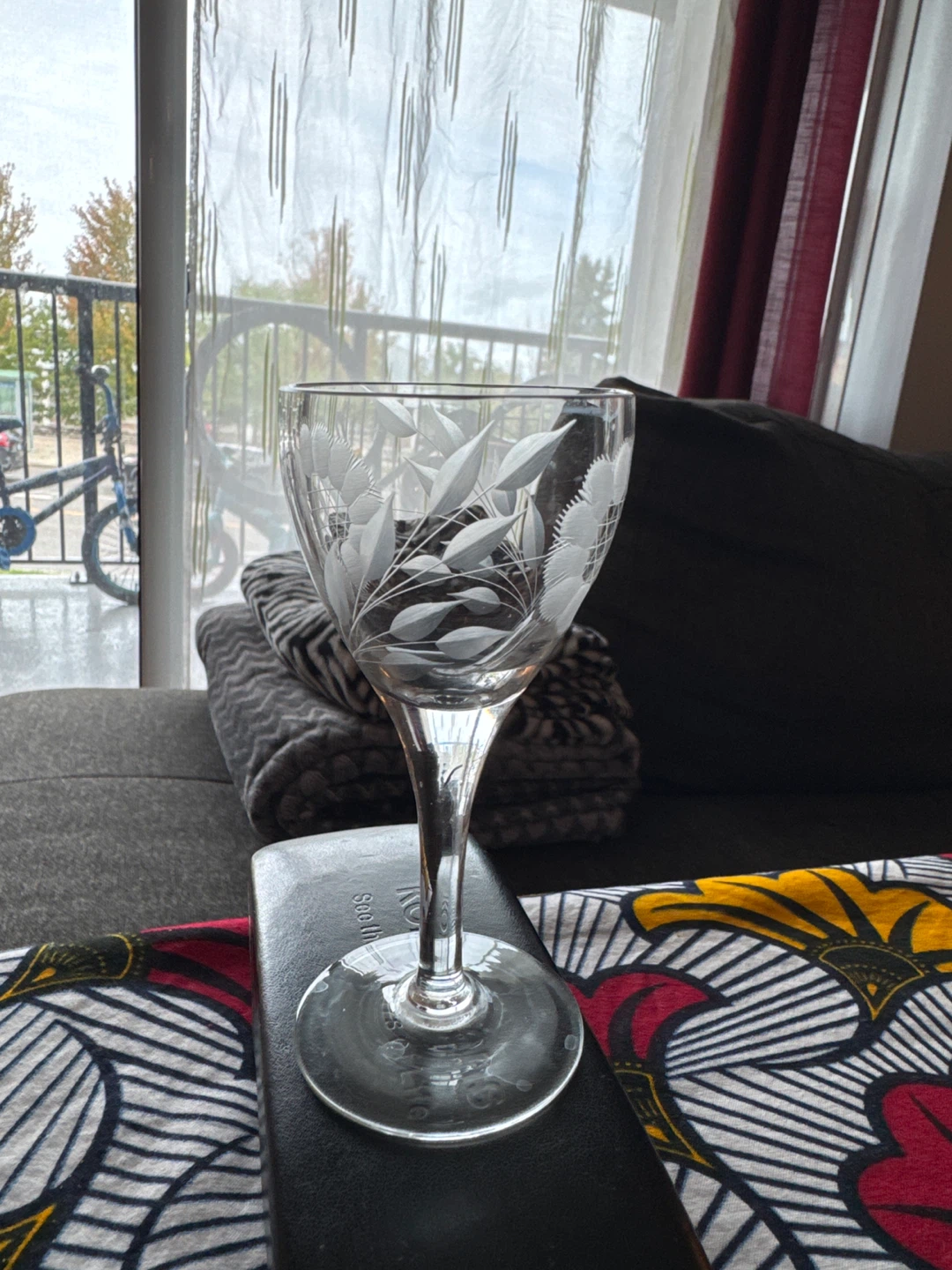 Set of 6 Etched Crystal (mini) Wine Glasses - photo 3