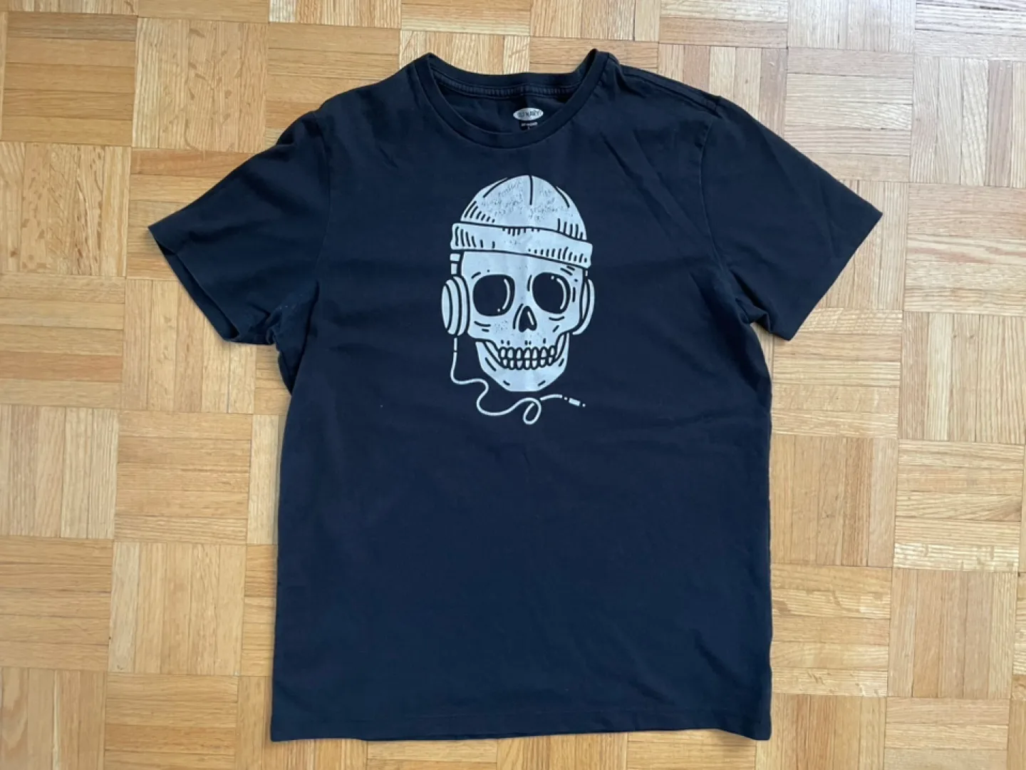 Old Navy Black Graphic T-Shirt thumbnail