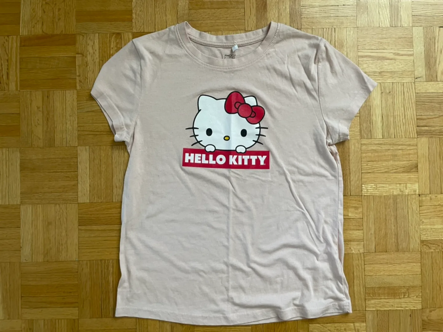 Hello Kitty T-Shirt thumbnail