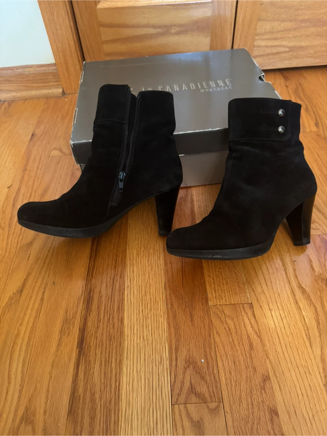 La Canadienne Mila Black Suede Boots - Size 7.5M