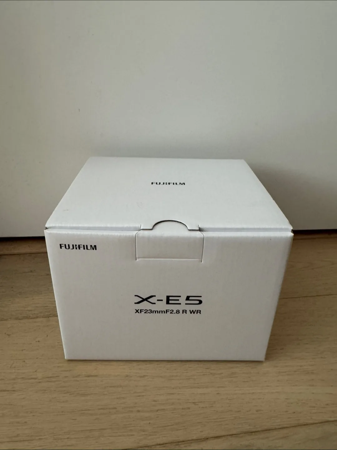 Fujifilm XE5 mirrorless camera black with XF23mmF2.8 R WR kit thumbnail