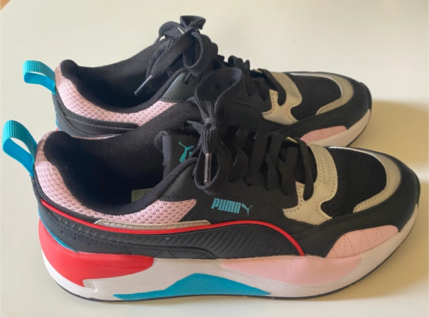 PUMA Size 8 Women’s Sneakers