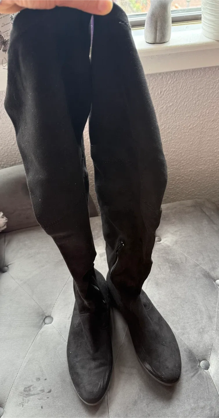 Radical Black Over-the-Knee Boots - Size 10 image indicator(2)