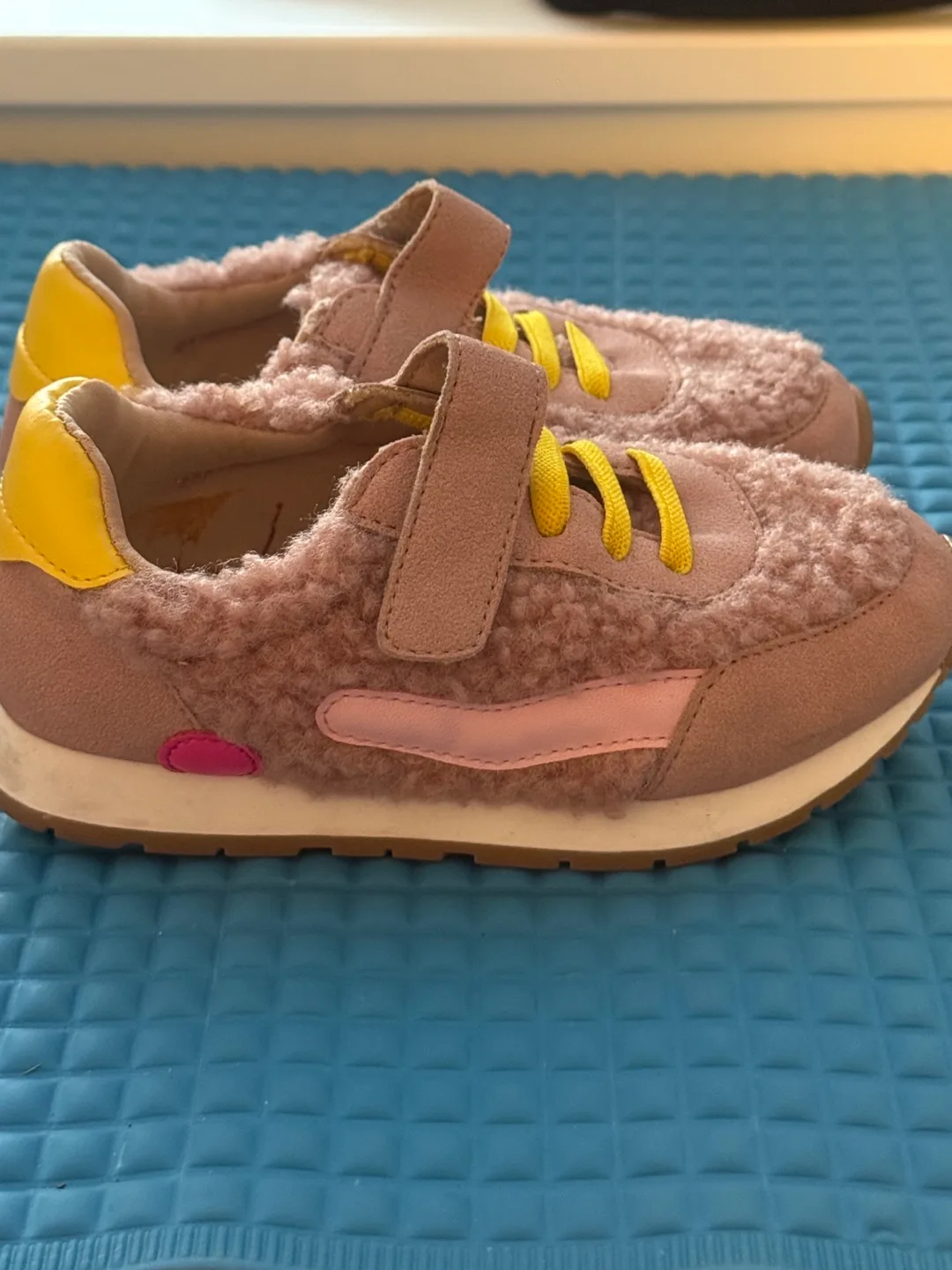 Open Edit Pink Sherpa Sneakers 🥕 image indicator(2)