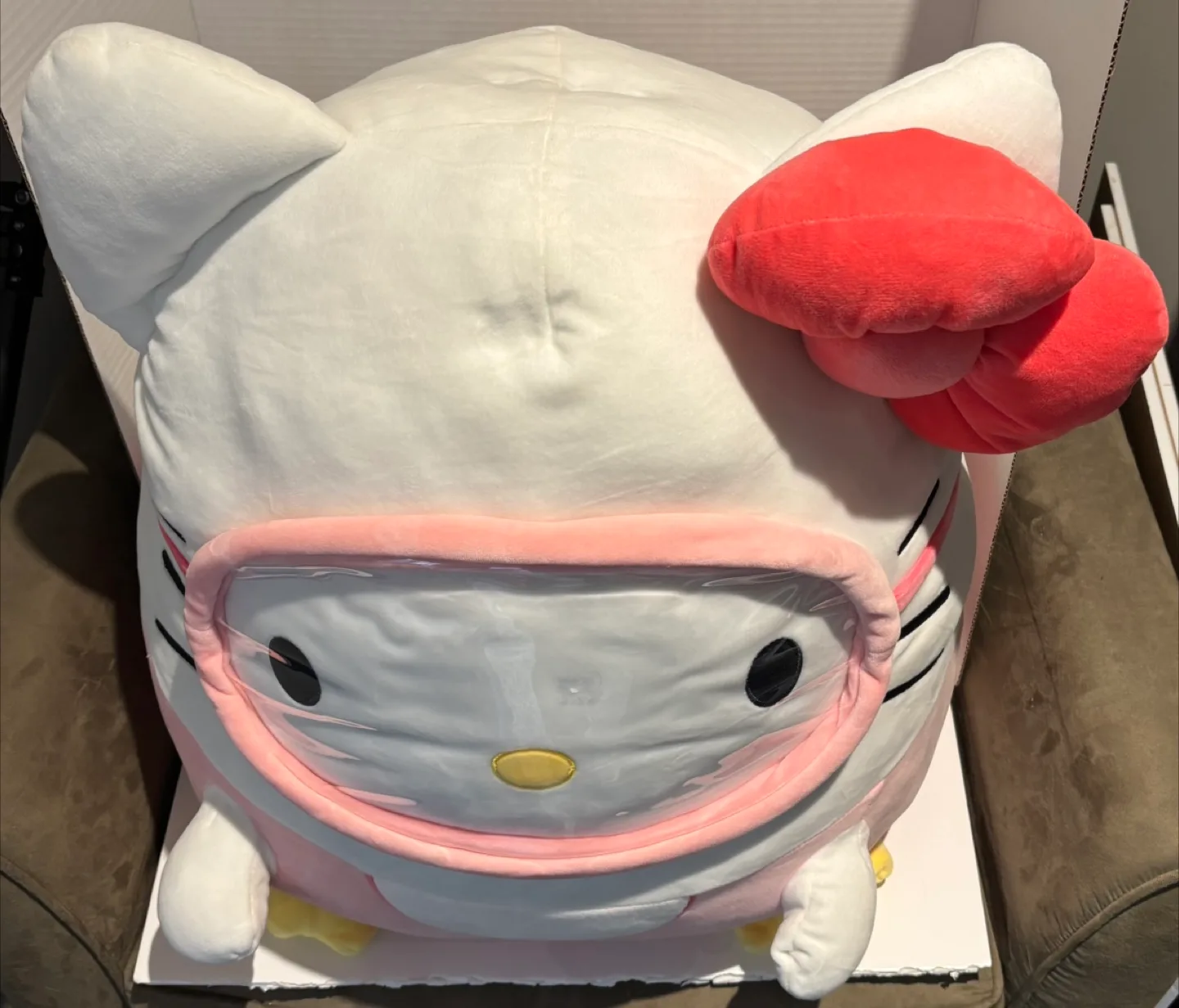 Huge Squishmallows Hello Kitty Scuba Gear 20-24" - Sanrio 2021 image indicator(3)