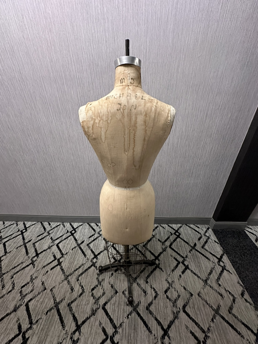 Wolf Form Co. Dressform (Collapsible) - size 8-  Model 1985 - photo 2