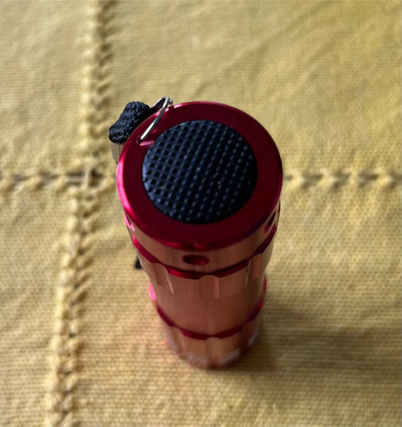 Red LED Mini Flashlight image indicator(3)