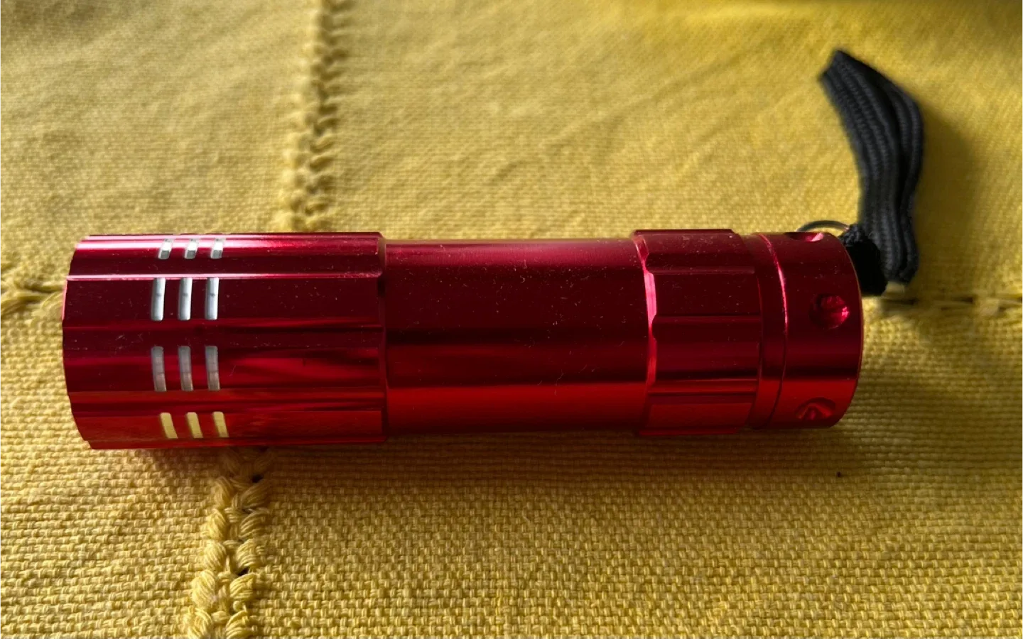 Red LED Mini Flashlight image indicator(2)