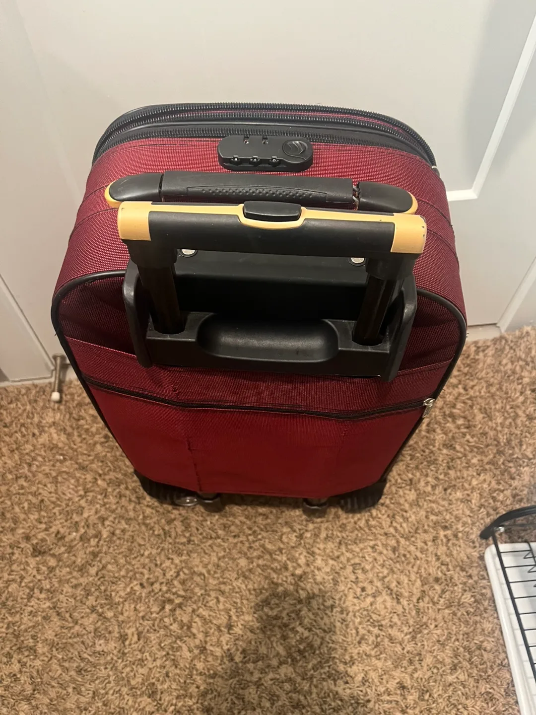 Ricardo Beverly Hills Rolling Suitcase - Burgundy image indicator(5)