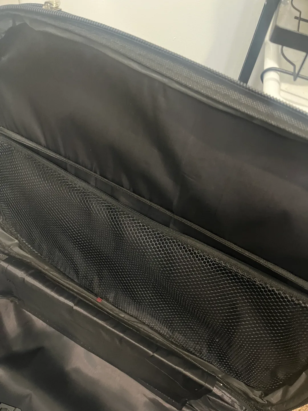 Ricardo Beverly Hills Rolling Suitcase - Burgundy image indicator(9)