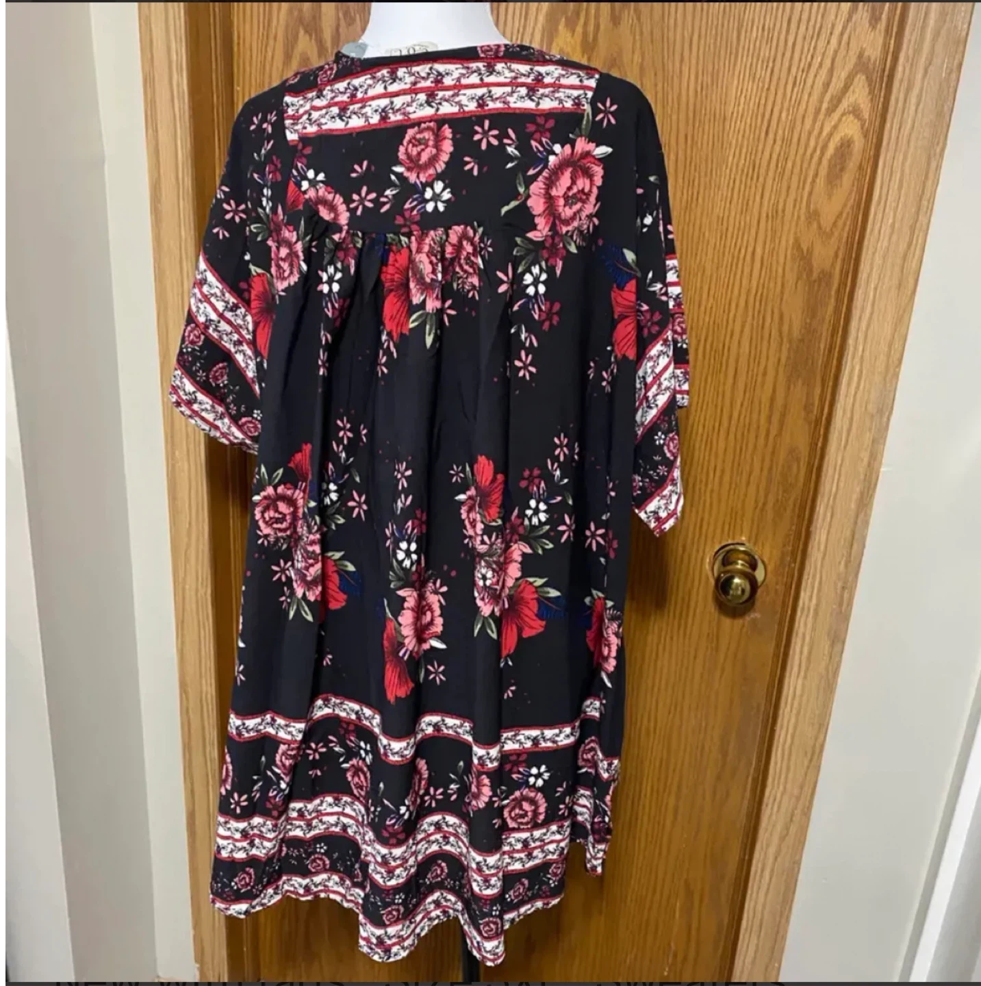 Plus Size Crepe Floral Print Kimono size 1x - photo 4